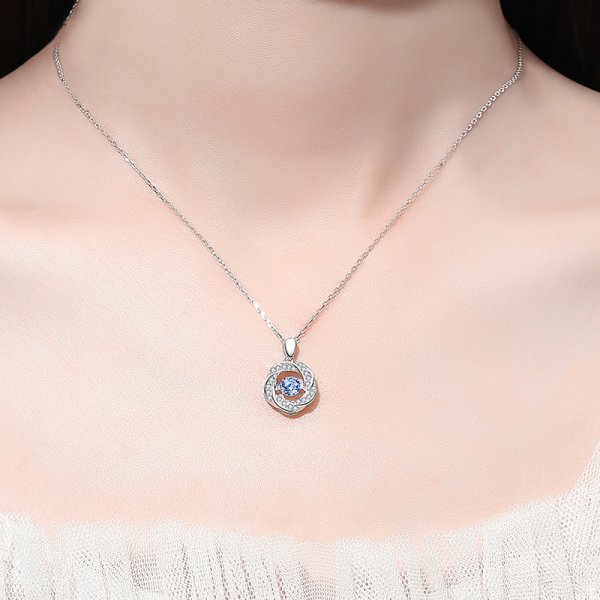 Women's Fashion Simple Twist Smart Pendant Necklace